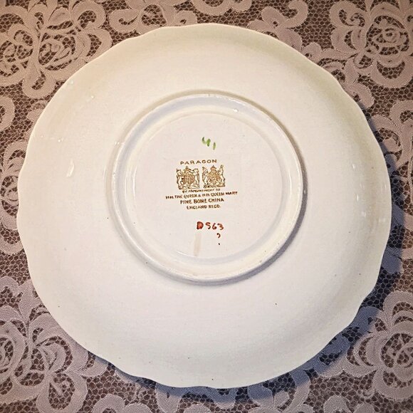 Paragon Fine Bone China Hydrangea Floral Teacup & Saucer Set With Gold Trim - Picture 6 of 6